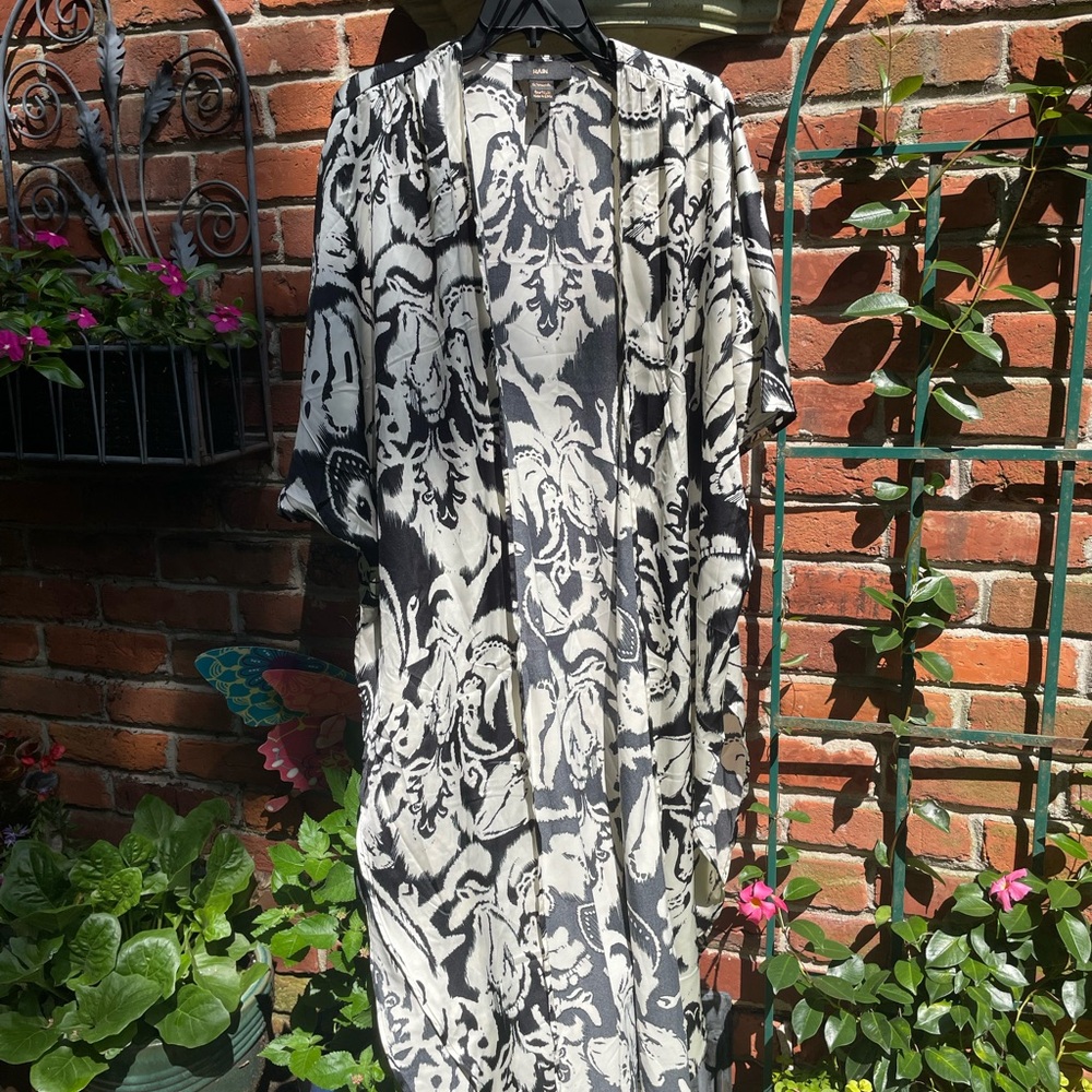 Black & White Floral Kimono/Coverup Size L